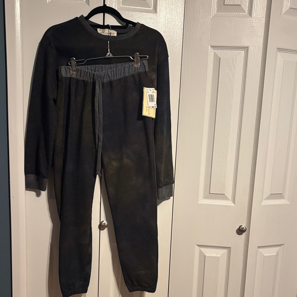 Vintage Havana Tie Dyed French Terry Sweatshirt and sweatpants size small NWT